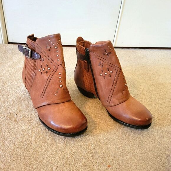 Miz Mooz Booties size 5.5 - Picture 2 of 8